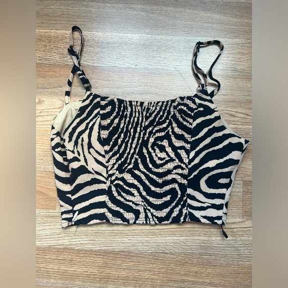 Superdown Cropped Tank - Picture 3 of 4